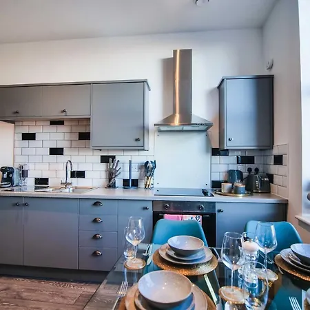 3 - The Crescent יורק